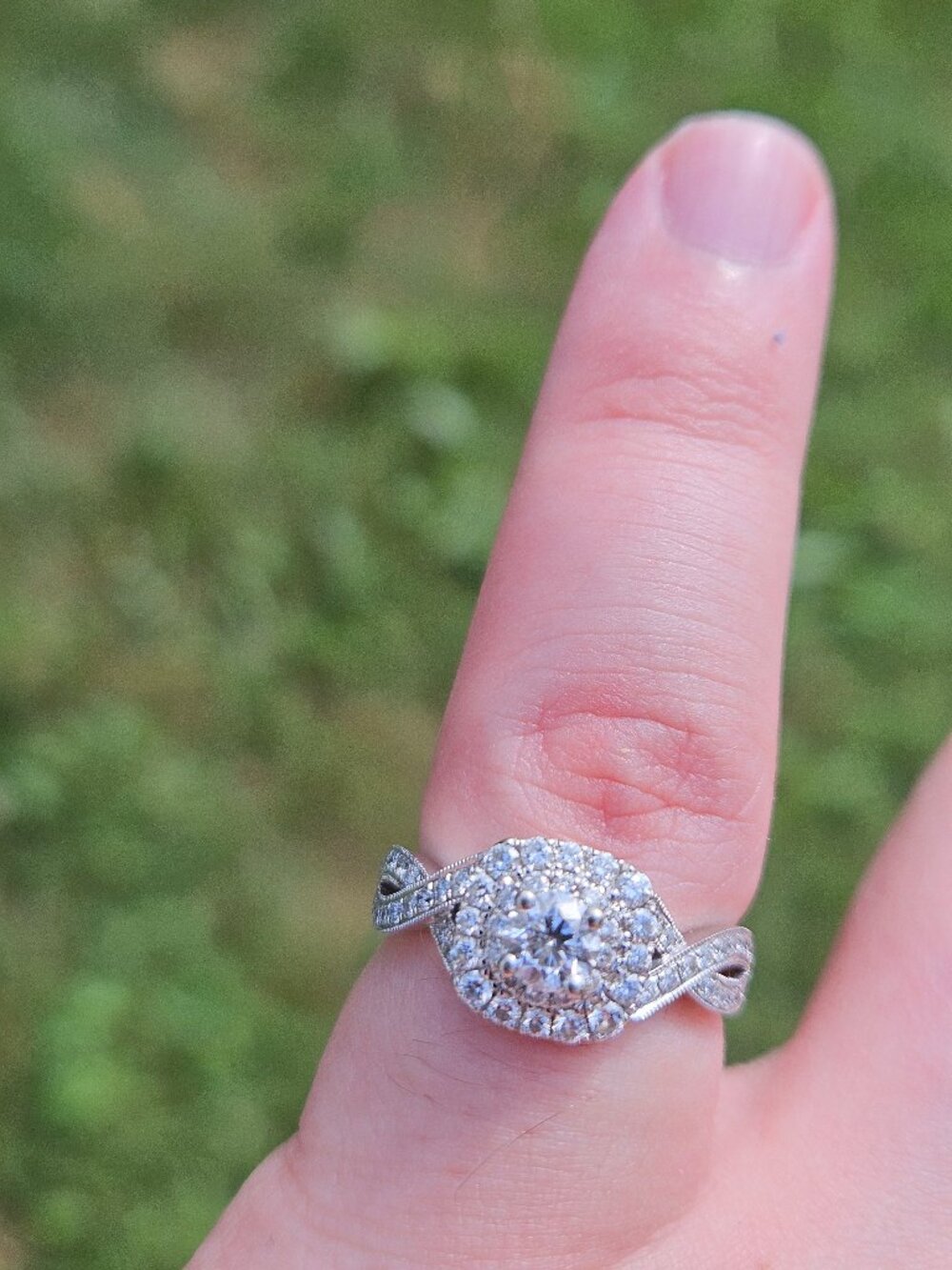 14K Neil Lane White Gold Halo Diamond Engagement Split Shank Ring Size 4.75